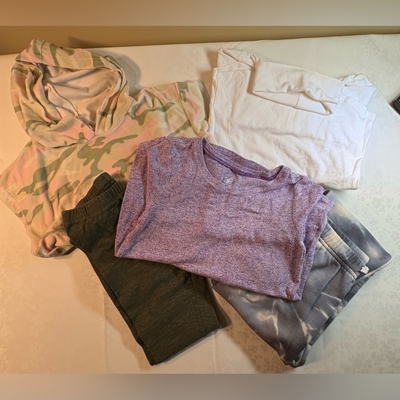 Love Squared Other - EUC/NWOT 5-Piece Bundle: Camo Hoodie, Microfleece, Turtleneck, Sweats, Pants